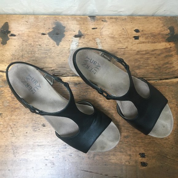 Naturalizer 7.5 Black Wedge Sandal - Picture 2 of 4